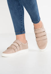 Vince Camuto Breyda Nude Leather Strap Fashion Flat Strap Sneakers