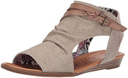 Blowfish Blumoon Open Toe Buckle Closure Sandal LtTaupe Rancher Canvs/Dyecut P (9, LtTaupe Rancher Canvs/Dyecut P)