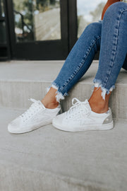 Steve Madden Rezume White Rounded Toe Fashion Lace up Leather & Suede Sneakers